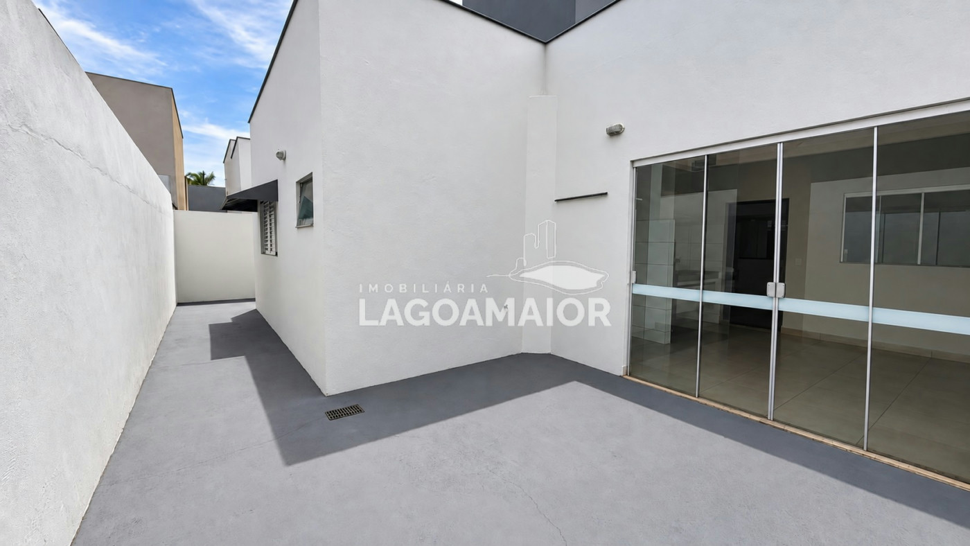 Casa para alugar com 3 quartos, sendo 1 suíte, no condomínio Recanto das Palmeiras, Três Lagoas - MS