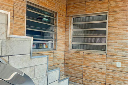 Casa terrea com 6 quartos, 2 vagas na Vila Brasilina