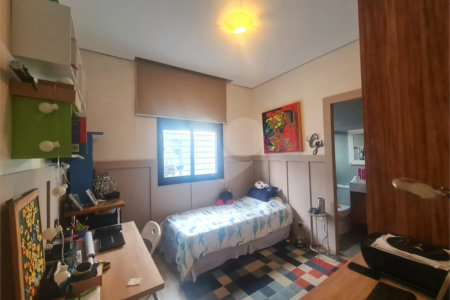 Casa térrea com 3 quartos à venda em Interlagos - SP