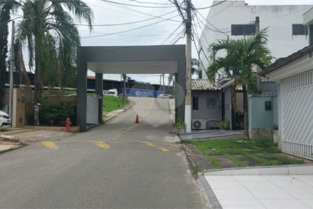 CONDOMÍNIO VALE DAS PALMEIRAS - CASA 3 QTOS + SUITE + PISCINA + GARAGEM 4 CARROS + ENERGIA SOLAR