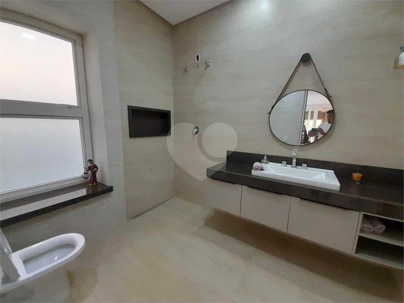 Casa à Venda no Condomínio Damha III – Elegância e Conforto para sua Família