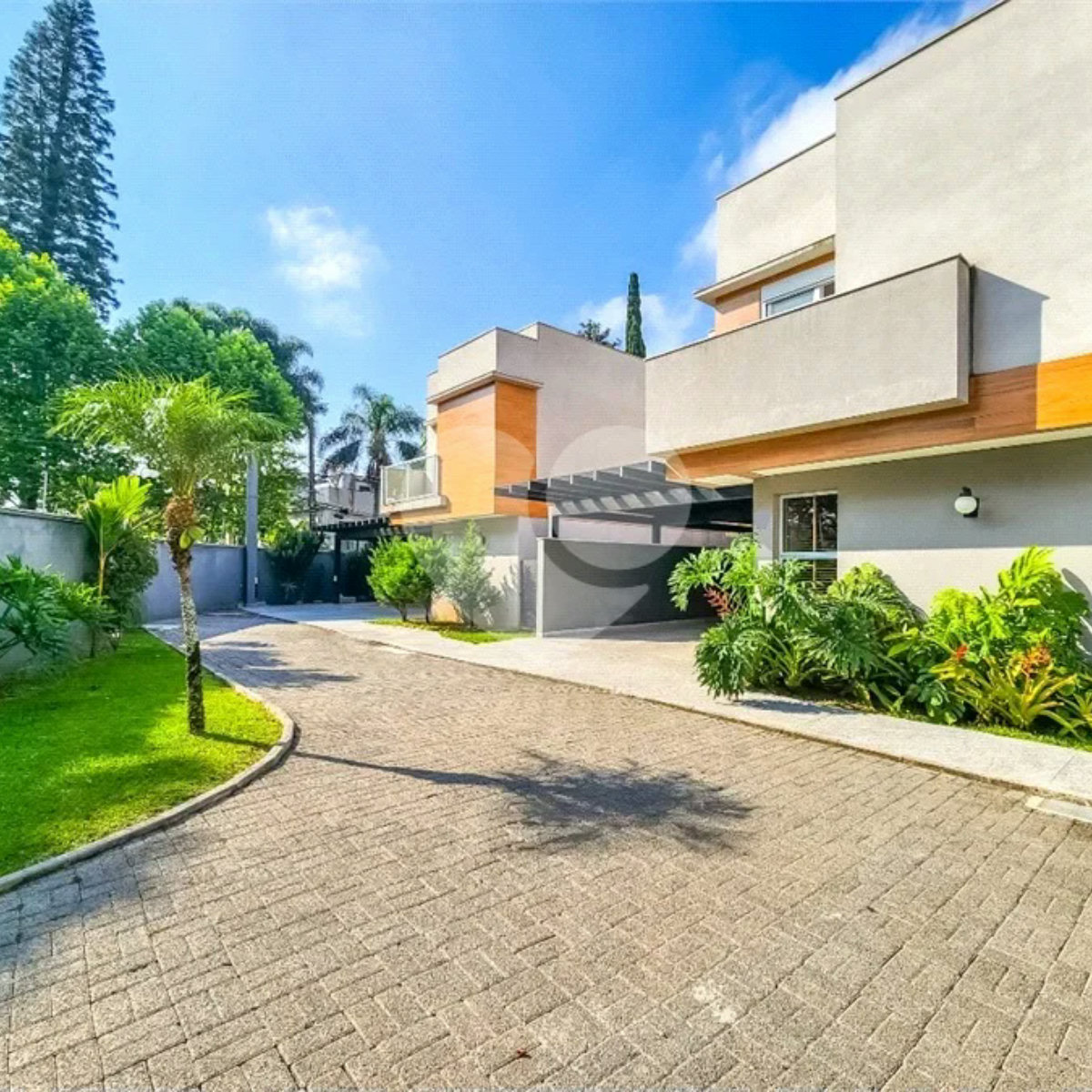 Casa em Condomínio 3 suítes 2 vagas a venda | Jardim Prudência - São Paulo