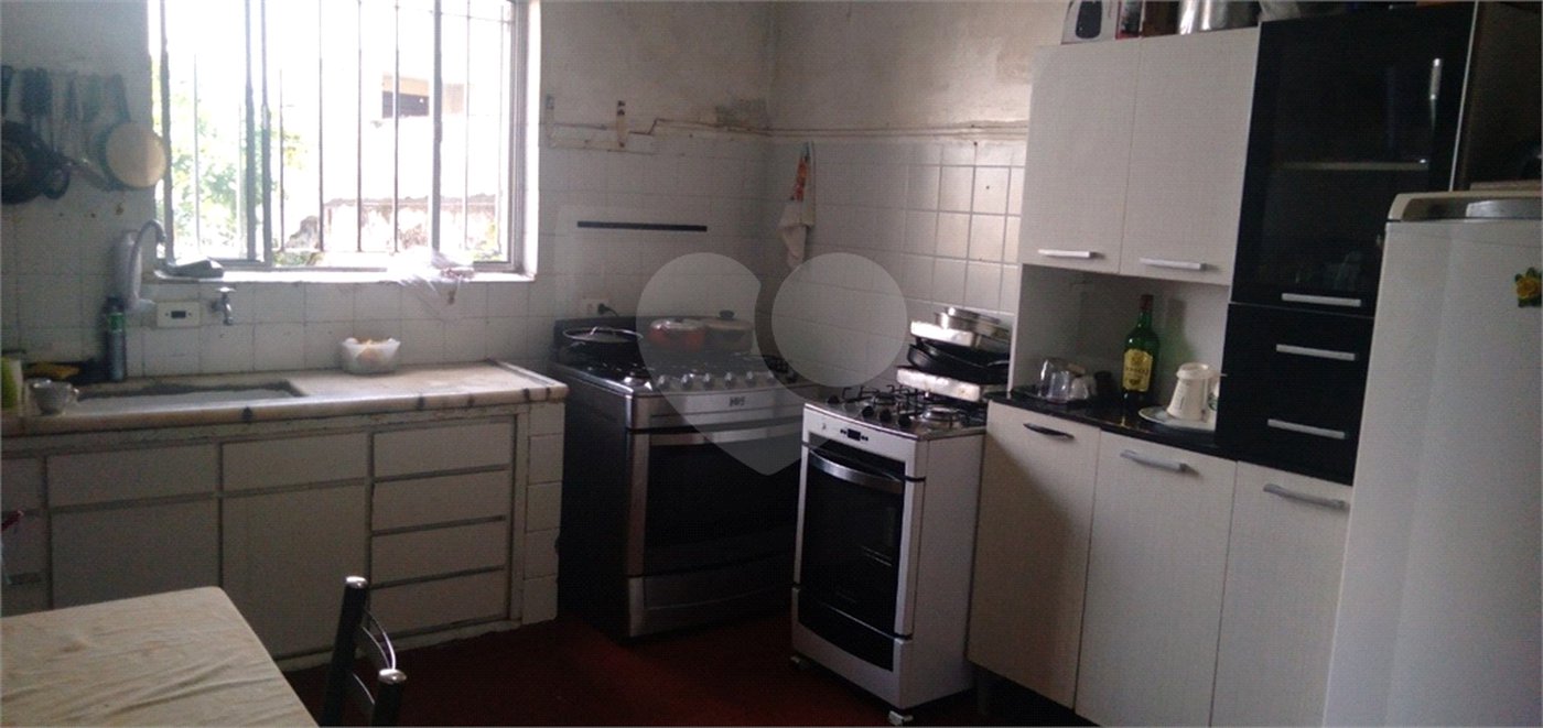 Casa com 272m² de área construída , 2 dormitórios , 1 vaga , à venda no Jabaquara.
