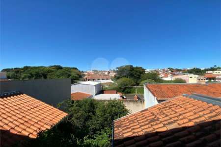 Sobrado para venda, com 3 dormitórios, sendo 1 suíte.