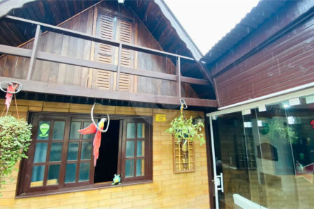 Chalé à venda em Atibaia 140m²– Condomínio fechado com lazer completo
