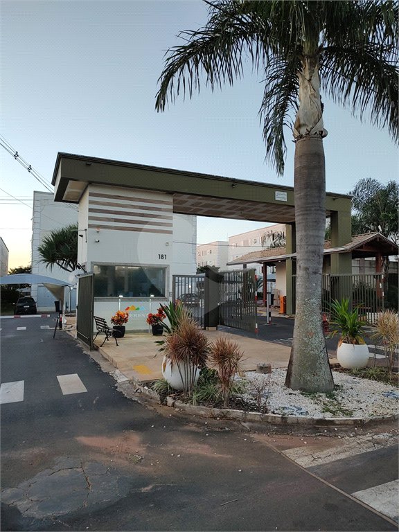 Apartamento no condomínio Monte Everest dispondo de 48m²
