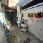 Casa Térrea com 3 dormitórios, sendo 1 suíte.
