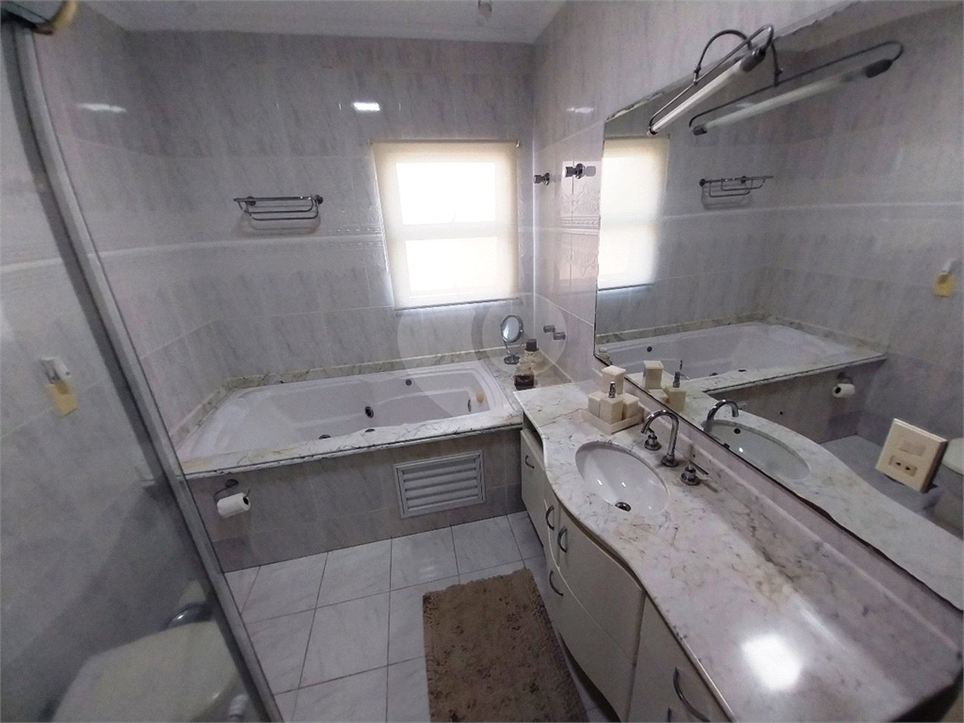 Residência de Luxo a venda no Condomínio Villaggio Capriccio -Louveira