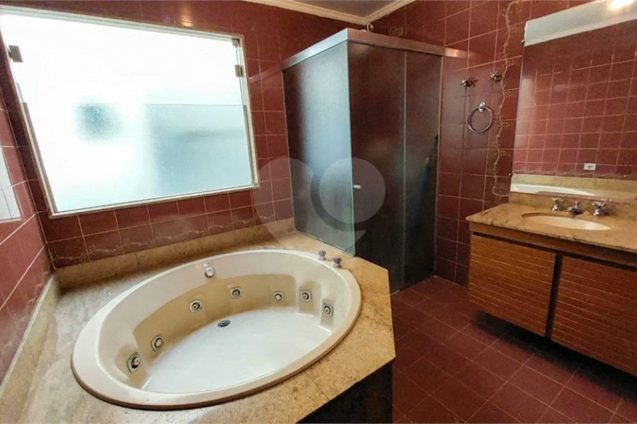 Casa à venda com 6 quartos, sendo 3 suítes,  em Jardim Brasil (zona Sul), São Paulo, SP