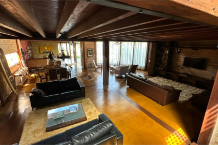 Casa para venda no Condomínio Vivenda do Broa.