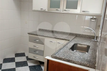 Sobrado á venda com 102m²- Vila Bertioga.