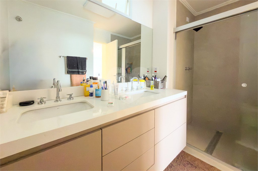 Apartamento com 205 metros no Campo Belo