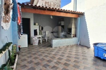 Casa à venda na região do Santa Felícia.