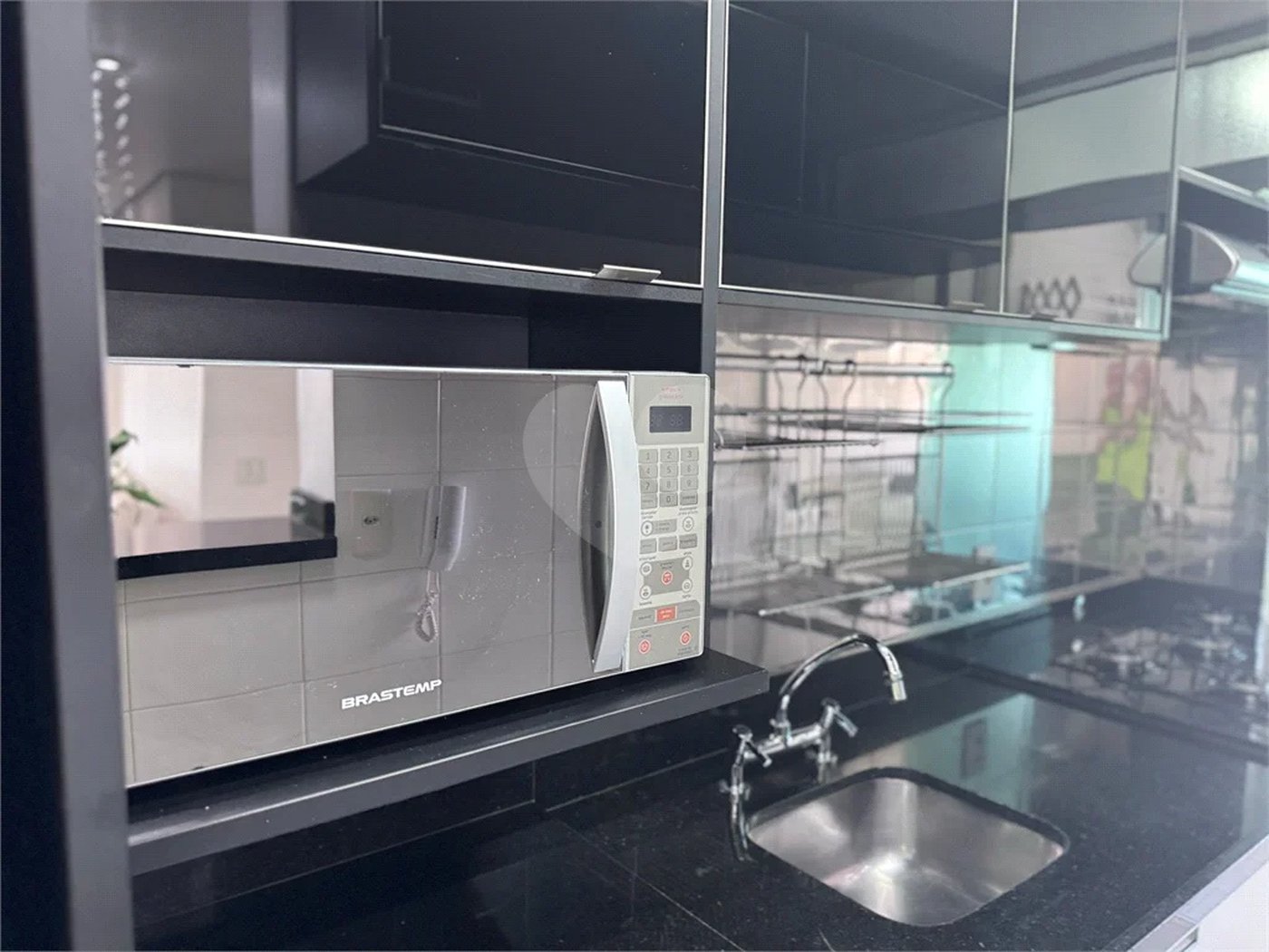 O Seu Apartamento Exclusivo: 74 m² Reformados ao Lado do Ibirapuera!