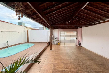 Casa à Venda – Parque Fehr