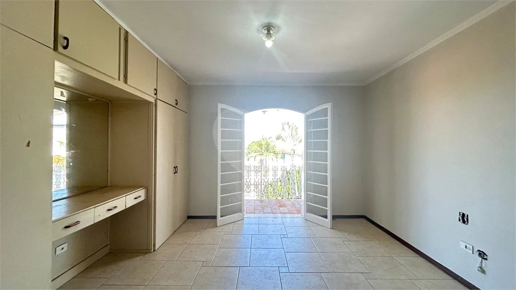 Venda Casa com 4 Dormitórios no Parque Santa Cecília