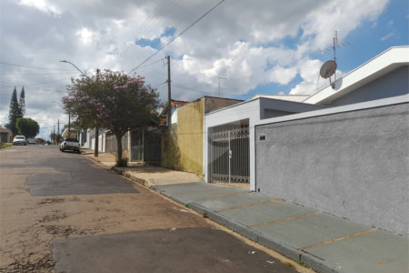Casa Disponível para Venda ou Locação na Vila Nery – Ideal para Residência ou Comércio