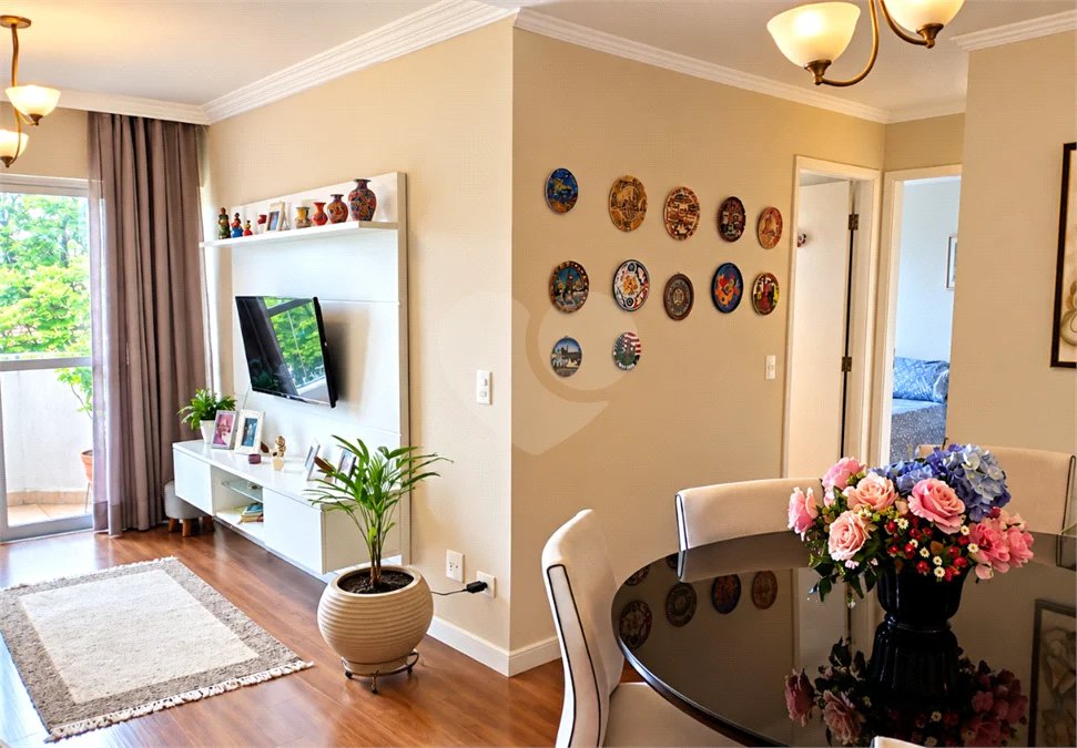 Apartamento à venda com 2 quartos, sendo 1 suíte,  em Chácara Inglesa, São Paulo, SP