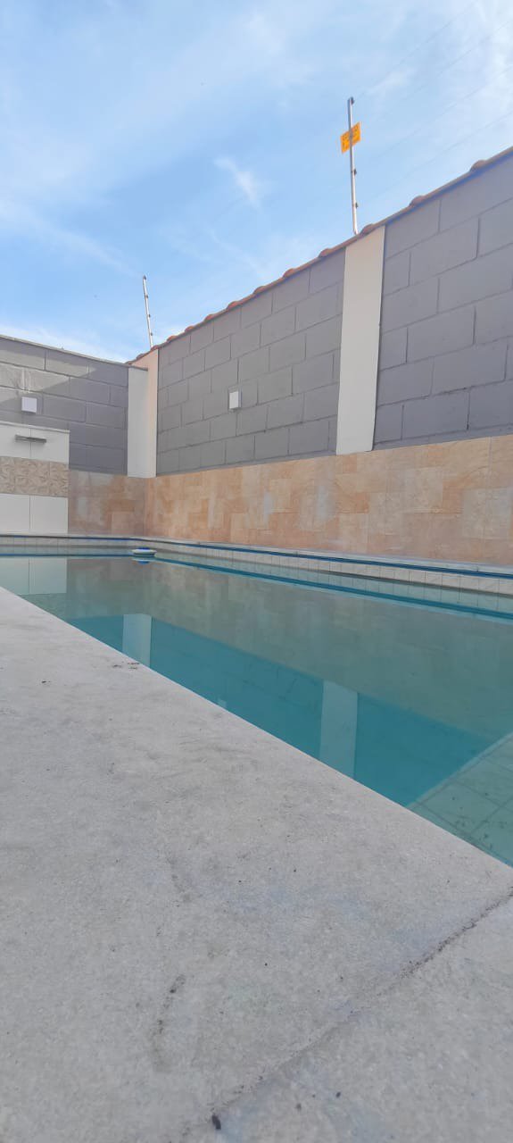 Casa à venda com 2 quartos, sendo 1 suíte, em Nova Itanhaém, Itanhaém - SP