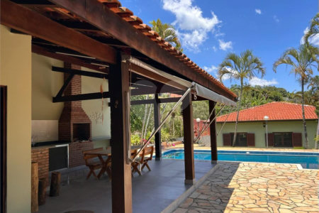 Casa para Venda ou Locação com opção de estar mobiliado no Condomínio Recanto Florido – Vinhedo/SP