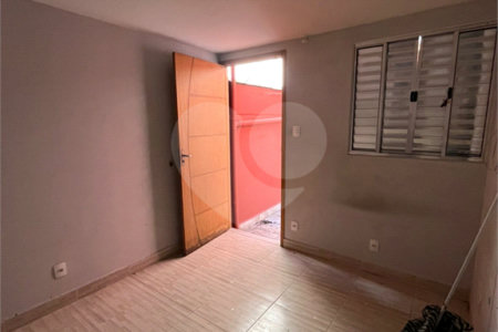 Casa com 125m², 2 dormitórios, 1 vaga, à venda na Vila Harmonia em Guarulhos.