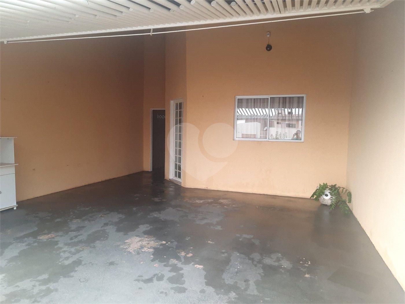 Ótima Oportunidade: Casa com Área de Lazer e Garagem para Dois Carros