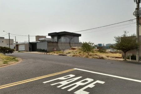 Terreno à Venda no Bairro Santa Julia - São Carlos