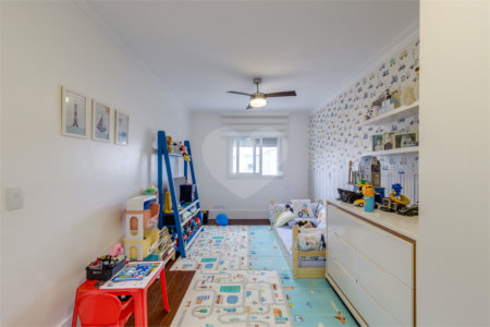 Casa à venda com 4 quartos, sendo 2 suítes, no condomínio Residencial Vila Lagos, São Paulo - SP