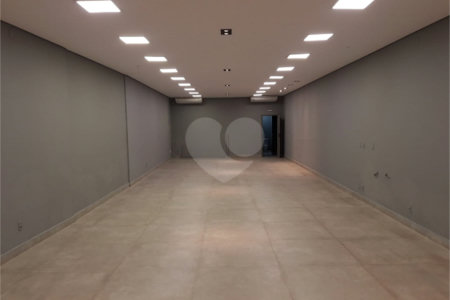 Salão comercial na região central da cidade