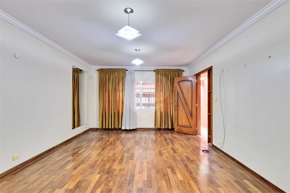 Sobrado à venda com 4 quartos, sendo 1 suíte,  em Interlagos, São Paulo, SP