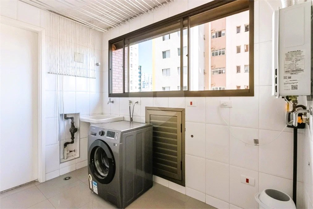 Vila Clementino - Apartamento reformado | 186 m² | 3 suítes | 3 vagas livres
