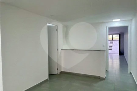 Sobrado com 3 andares, 350 m², 6 quartos, 2 suítes e 5 vagas para locação no Jardim Anália Franco!