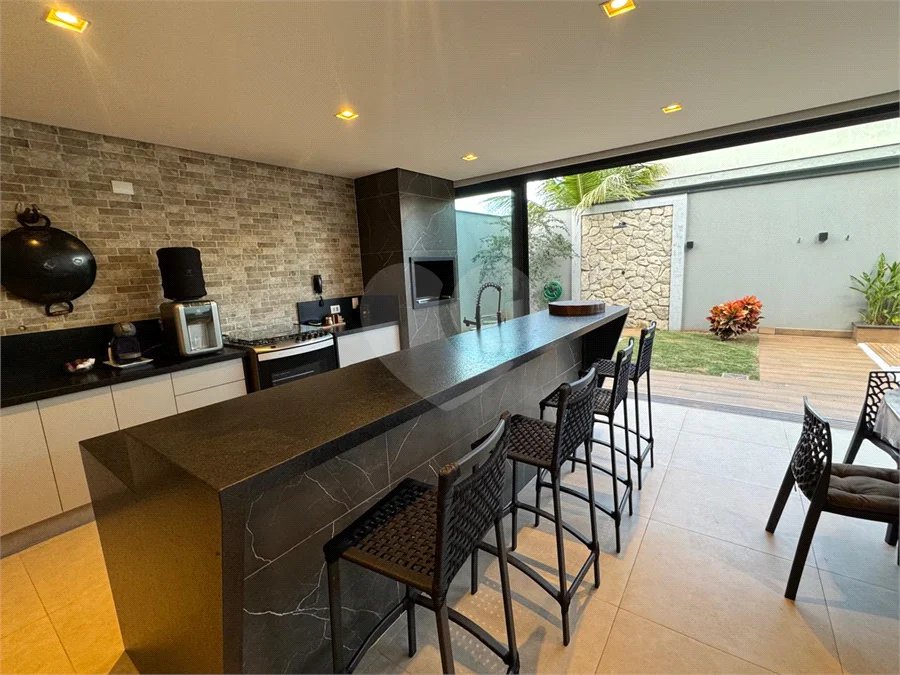 Casa à venda com 3 quartos, sendo 1 suíte,  no condomínio Parque Residencial Damha 2, Piracicaba - SP