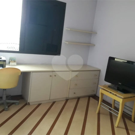 Apartamento com 136m² , 3 dormitórios , sendo 1 suíte , 2 vagas , à venda na Vila Prudente.