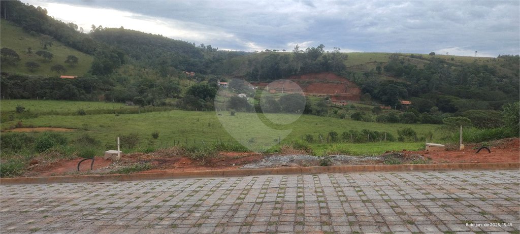 Terrenos de 300 metros em condomínio fechado e prontos para construir na região de Atibaia
