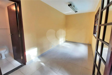 Sobrado à venda ou para alugar com 3 quartos, sendo 2 suítes, em Brooklin, São Paulo, SP