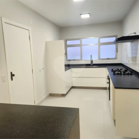 Apartamento à venda com 4 quartos, sendo 1 suíte, em Pinheiros, São Paulo, SP
