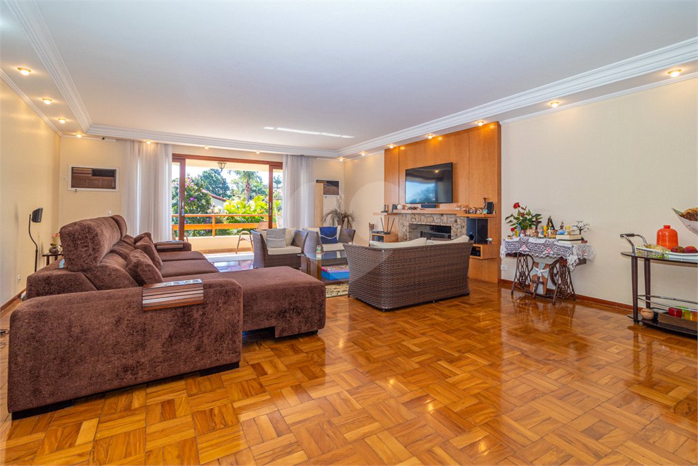 Casa à venda com 3 suítes em Interlagos, São Paulo, SP