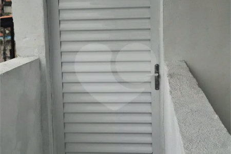 SOBRADO TIPO APARTAMENTO COM 1 QUARTO PARA LOCAÇÃO 153m² - SANTÍSSIMO