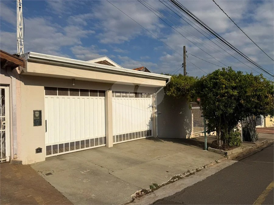 Casa à venda com 2 quartos, sendo 1 suíte,  em Vila Rezende, Piracicaba, SP