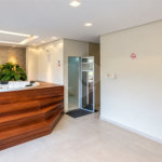Apartamento de 130 m² no Jardim do Mar, com 3 suítes, 4 banheiros, varanda gourmet, 2 vagas e condomínio completo com piscina aquecida e lazer.
