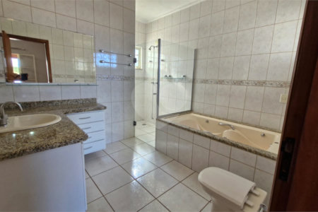 Casa sofisticada à venda em bairro nobre de Atibaia | 3 dormitórios | 408 m²