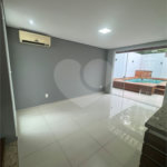 Indaiatuba- Vila Aurora -Condomínio Palm Tree Residence -Venda e Locação - R$ 7.000,00 - condominio - R$ 877,44- IPTU - R$ 211,64 - Pavimento Térreo: Sala de estar, sala de jantar, wc, cozinha, área de serviço, despensa. Pavimento Superior: Suíte com varanda e closet, 02 dormitórios e wc.social