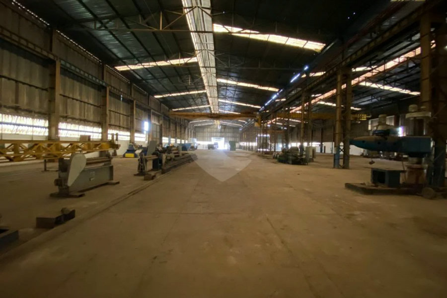 Galpão industrial à venda ou para locação na beira da Rodovia Hermínio Petrin - SP 308.