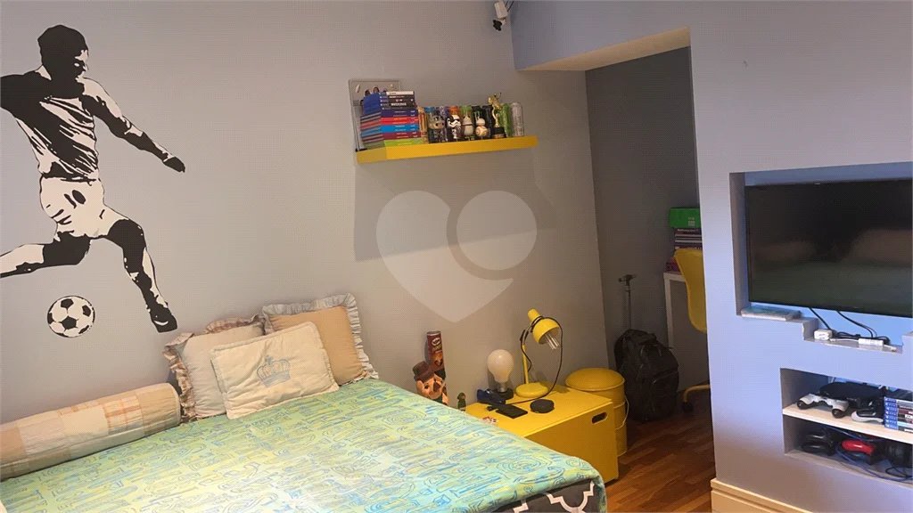 Apartamento na Mooca com 204 m² com vista maravilhosa, sendo 3 suítes e 4vagas.