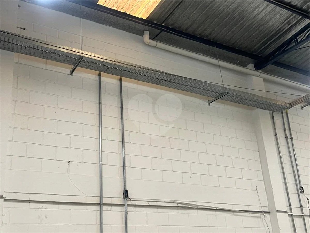 Galpão de 600m² no Centro Industrial Rafael Diniz - Bragança Paulista.
