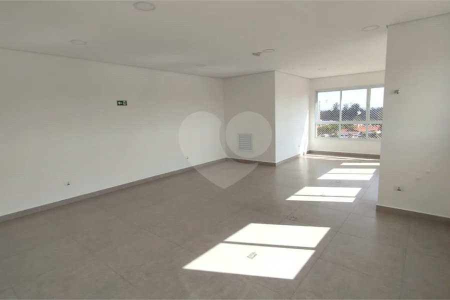 Vende-se apartamento no Edifício Residencial Flor do Ipê