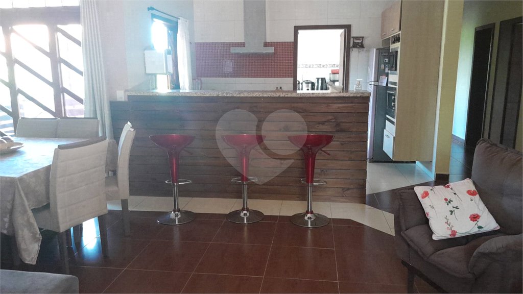 Chácara à venda com 3 quartos, sendo 2 suítes,  em Monterrey, Louveira, SP