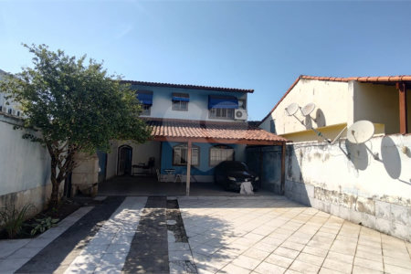 Casa com 3 quartos, suite, quintal amplo, garagem em Cosmos!
