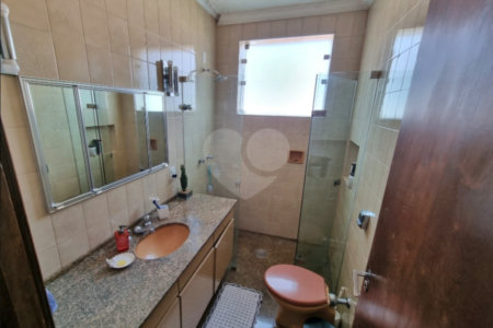 Sobrado com 300m² , 3 dormitórios , sendo 2 suítes , 4 vagas , à venda no Jabaquara.